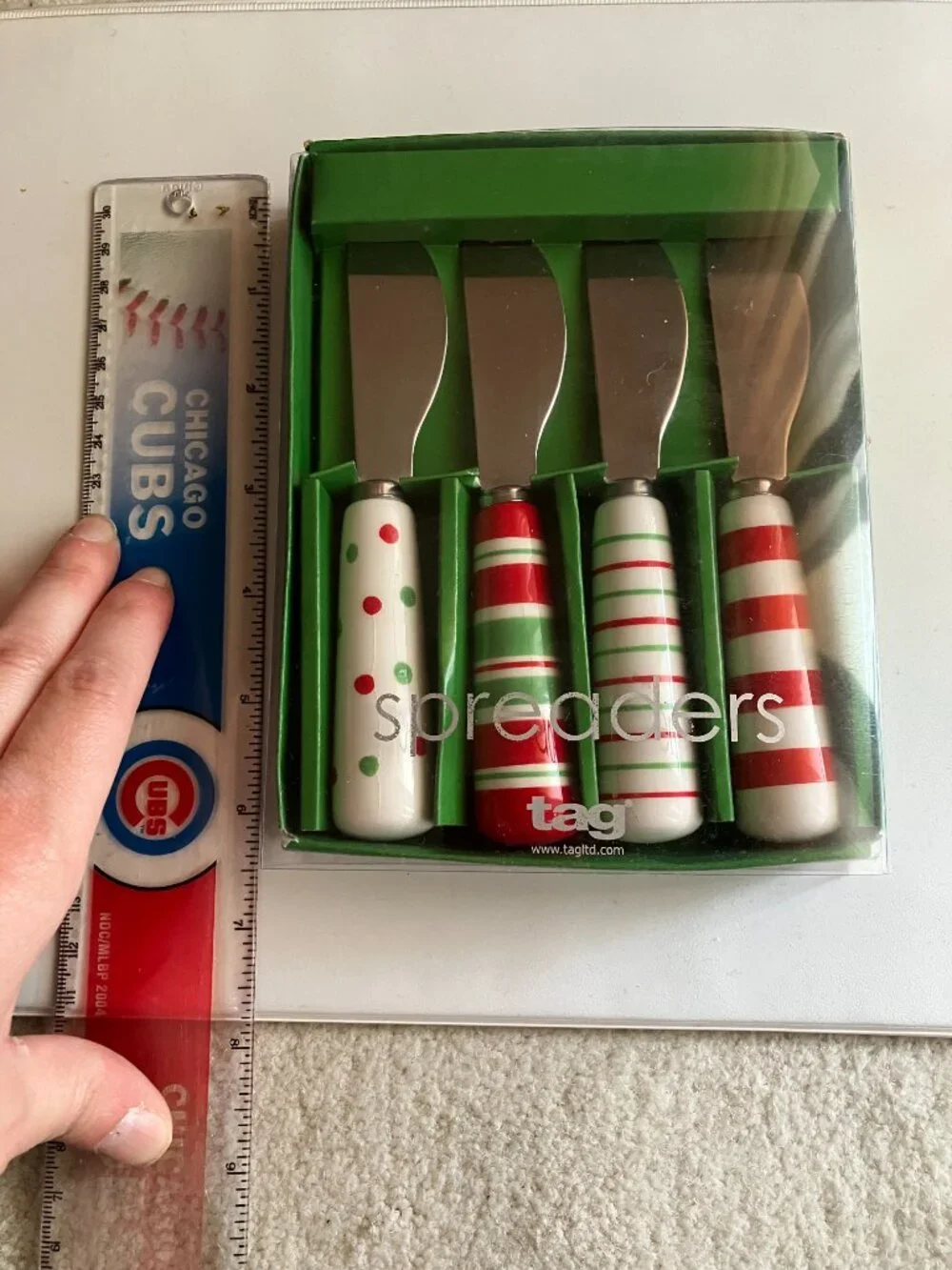 Set of 4 Holiday Spreader Knives